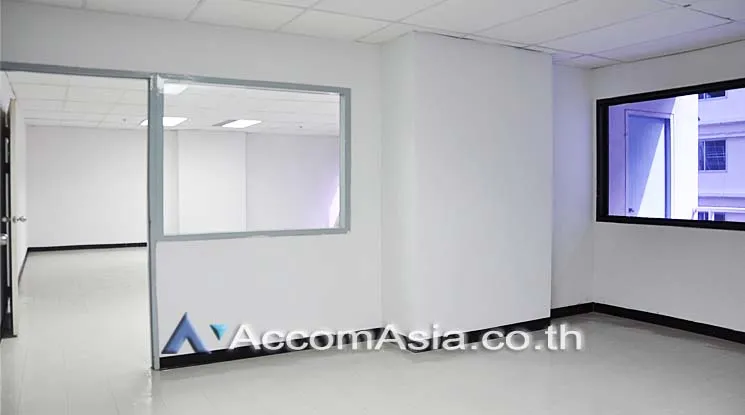unit Office space For Rent in Silom, Bangkok  near BTS Saint Louis - BTS Surasak (AA16337)